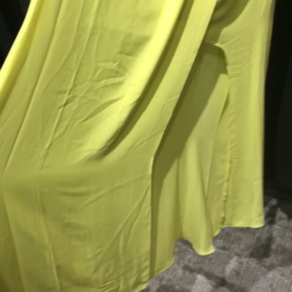 BCBG MaxAzria Gown - Picture 3 of 8